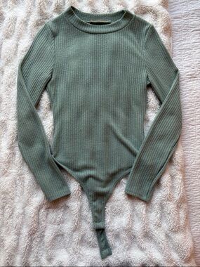Francesca's Collections Sage Green Ribbed Long-Sleeve Bodysuit